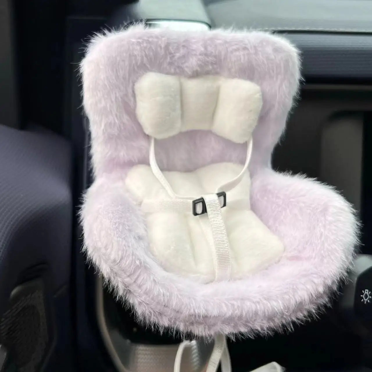 Car Doll Safety Seat for 17cm Labubu – Cute Car Interior Decor