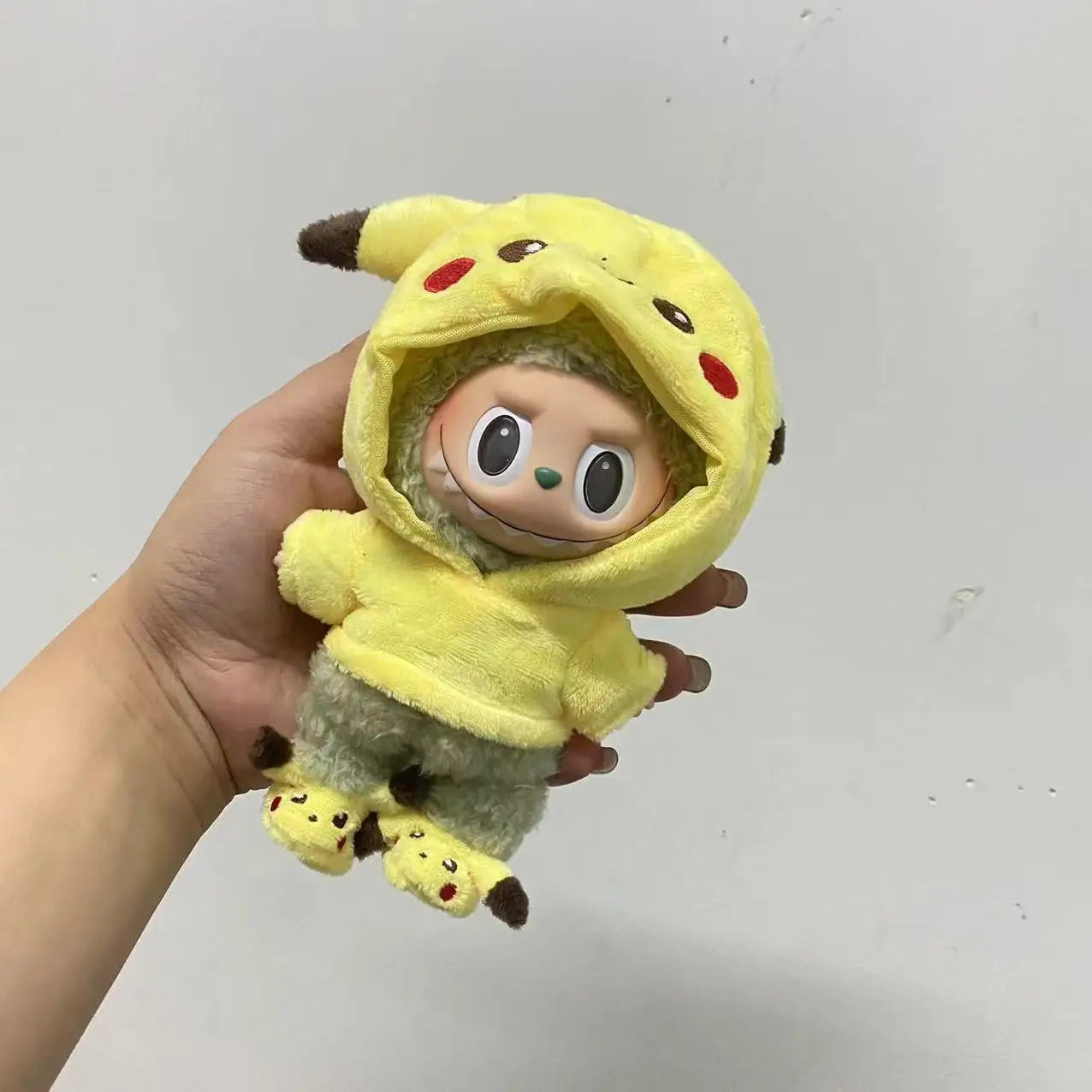 For/Cloth 17cm Labubu New Mini Plush Doll Clothing Set Cute Pikachu Suit Cartoon Vinyl Doll Kpop Idol Doll Clothing Accessories
