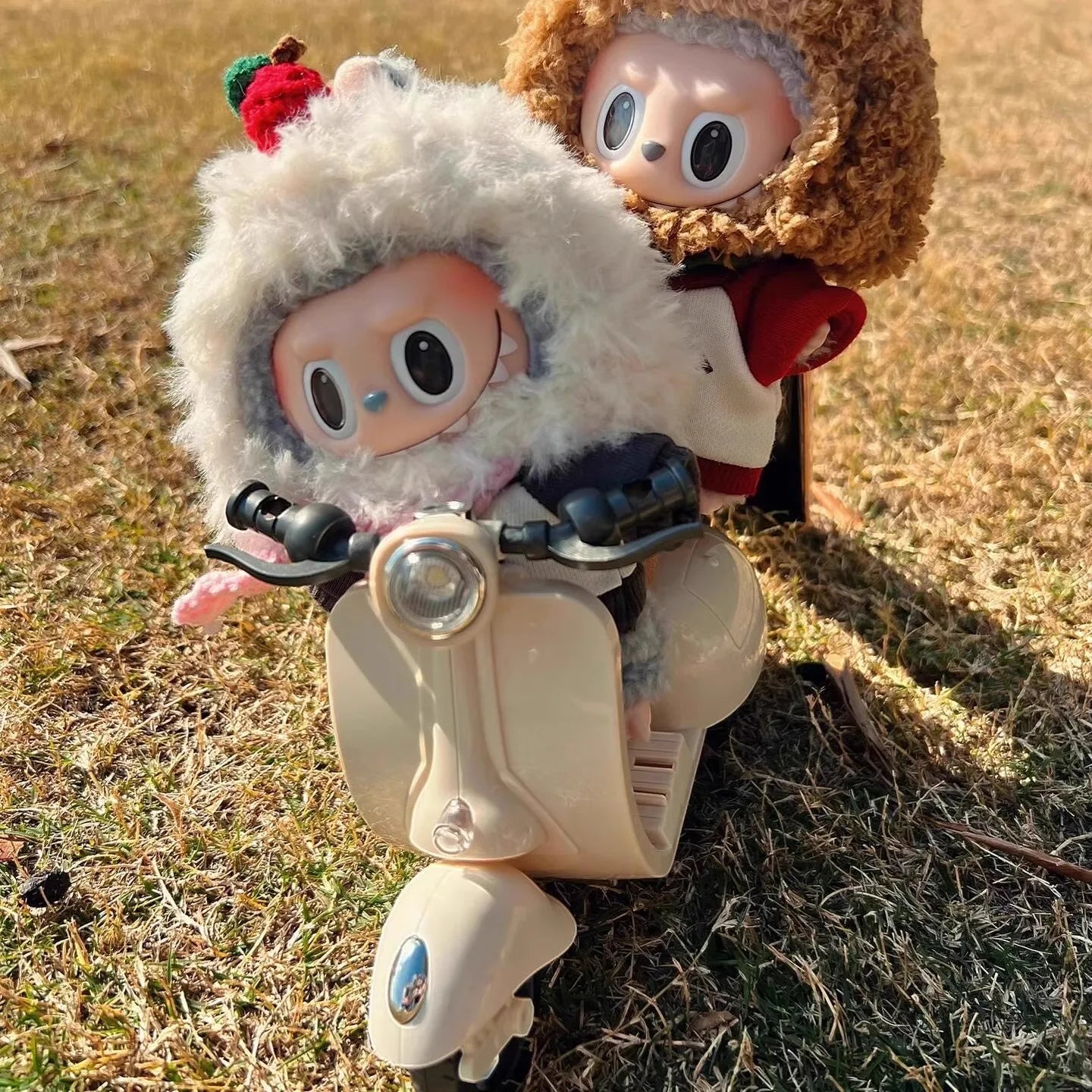 Mini Electric Motorcycle Children's Toy for Labubu Retro Dazzling Spin Toy Motor for Doll Cotton Doll Pet Toys Birthday Gift