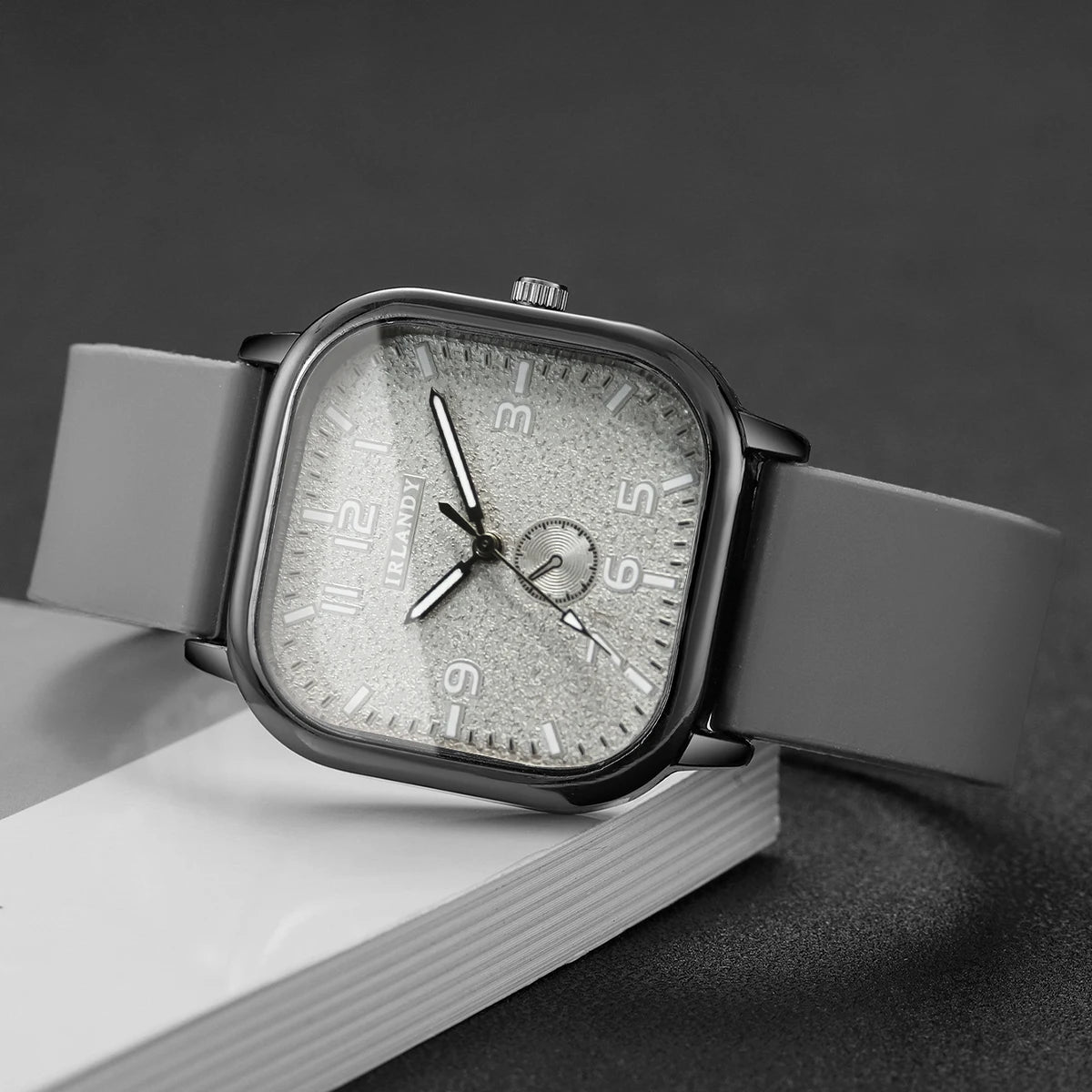 Fashion Square Women's Watch Casual Silicone Strap Quartz Watches Sports Wristwatch For Men Women Students(Without Box)