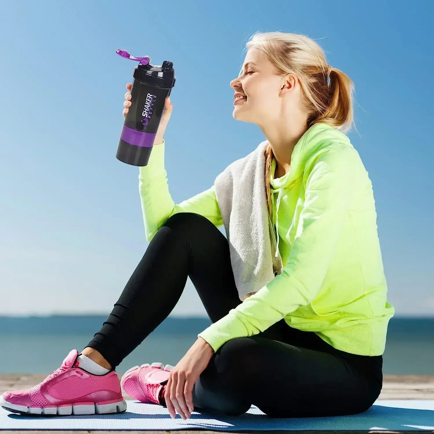 500ml Layered Protein Bottle Powder Shaker with Powder Storage Container Large Water Bottle Water Bottle with Wire Stirring Ball