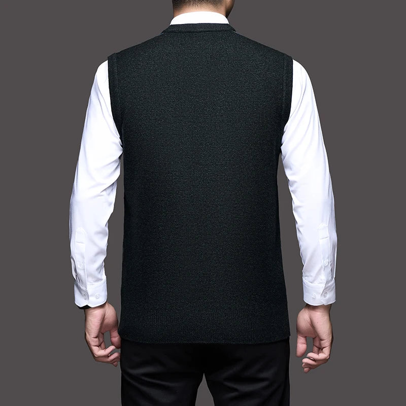 2025 Autumn Winter Knit Vests Men Fashion Argyle V-Neck Smart Casual Sleeveless Knitted Sweater Men Slim Fit Warm Pullover Vest