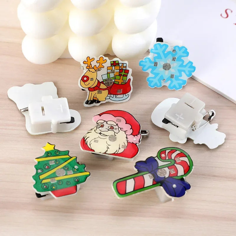50pcs Flashing Christmas Brooch Pins Light Up Cartoon Badge Gift Stocking Xmas Holiday Party Supplies Costume Accessories