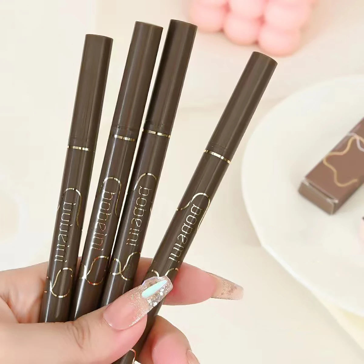 Ultra-Fine Waterproof Liquid Eyeliner – Smudge-Proof, Long-Lasting, Fast-Drying, Easy to Use, Bold Eye Definition for Daily Make