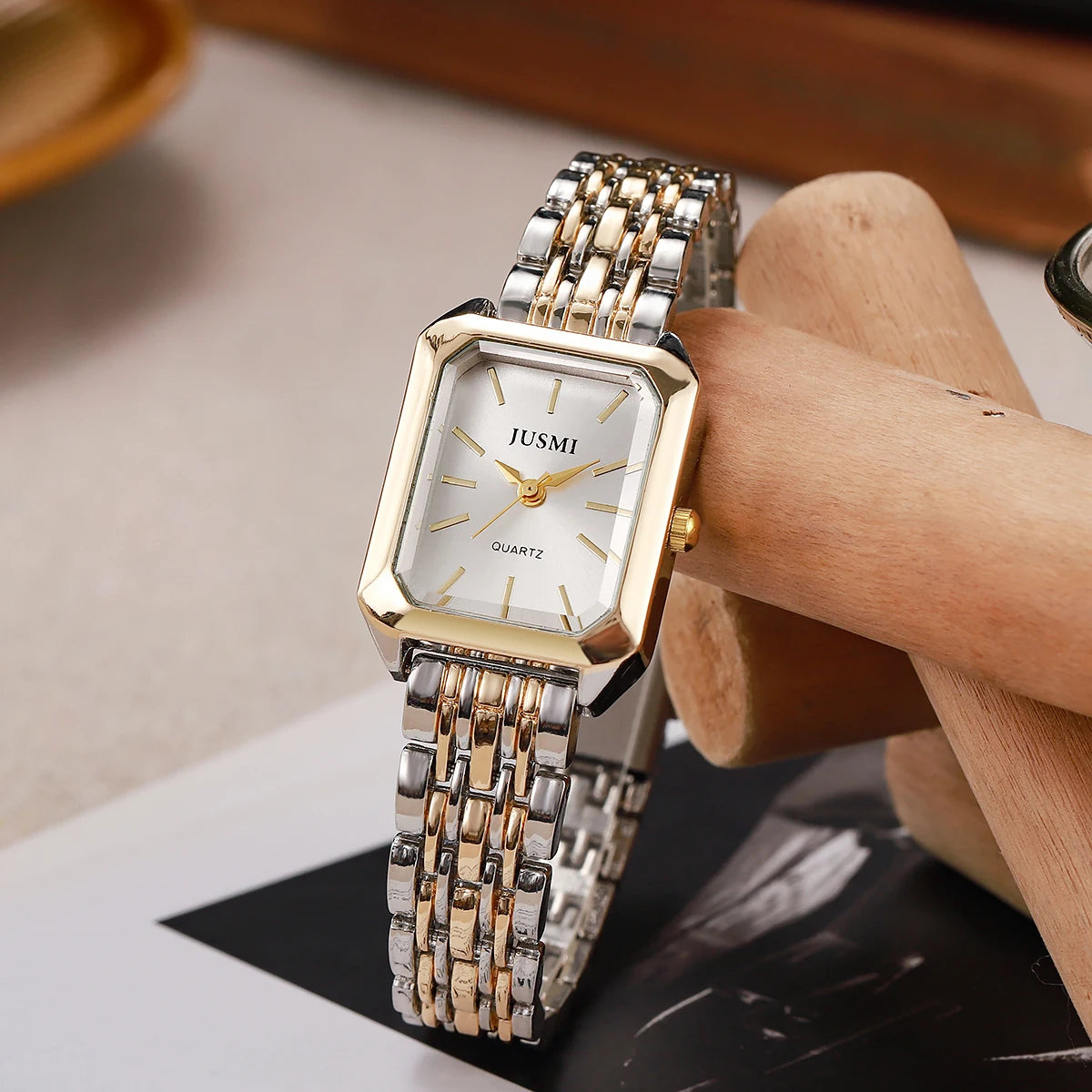 New Fashionable Simple Explosive Square Bar Scale Dial Steel Strip Quartz Watch
