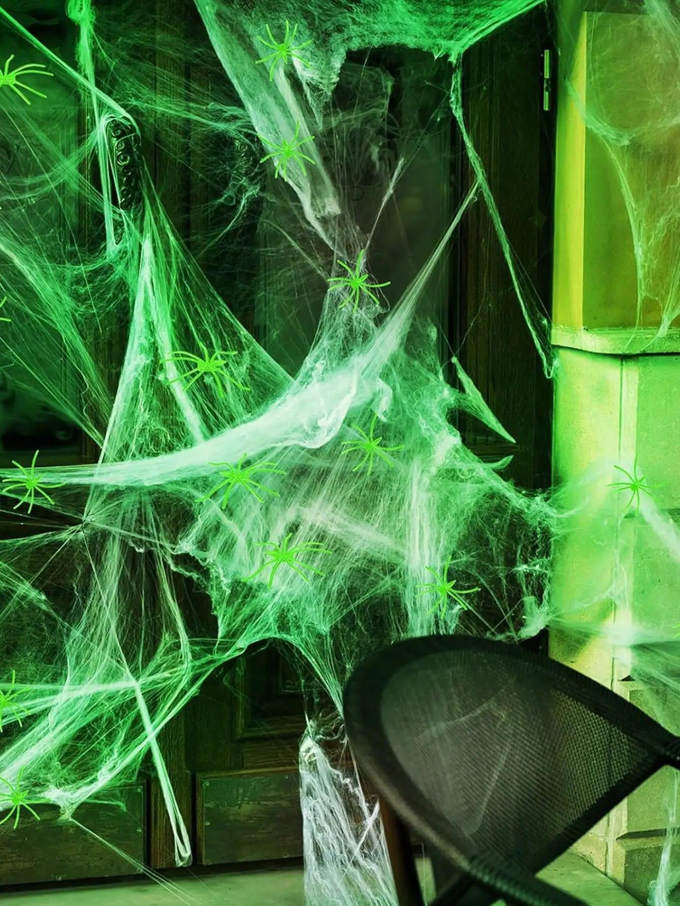 Glow-In-The-Dark Spider Web Set with Spiders, Fluorescent Expandable Spider Web for Halloween Decoration Indoor Outdoor Party